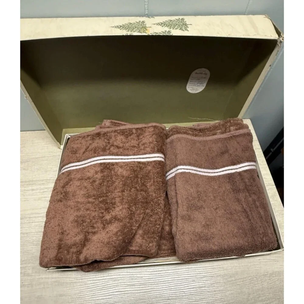 Marshall Fields Vintage Bath Towels 1968 Wrapped In Fields Christmas Box/Tissue